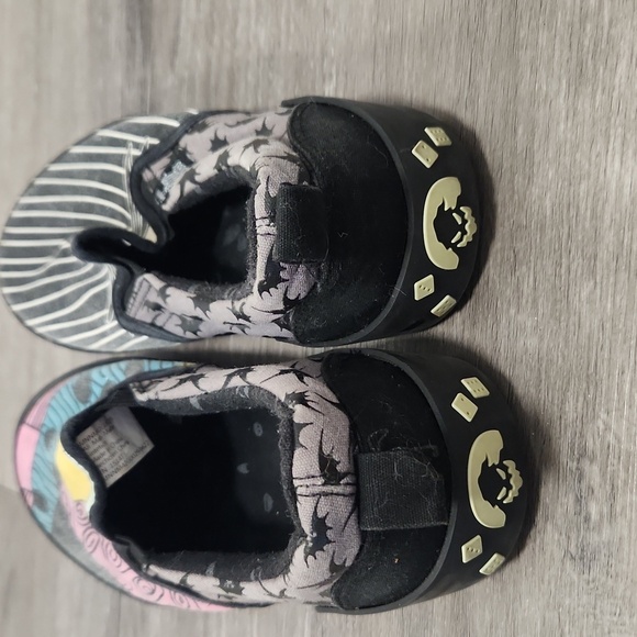 Disney Nightmare Before Christmas Canvas Time Burton Slip Ons Size 7 Mens - Picture 3 of 11